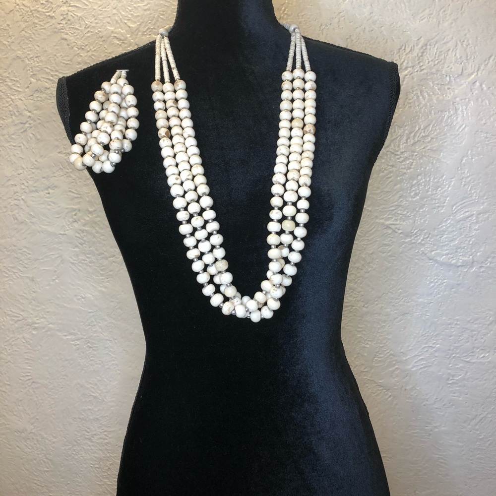 Chico’s 3 Strand Beaded Necklace w/ Bracelet